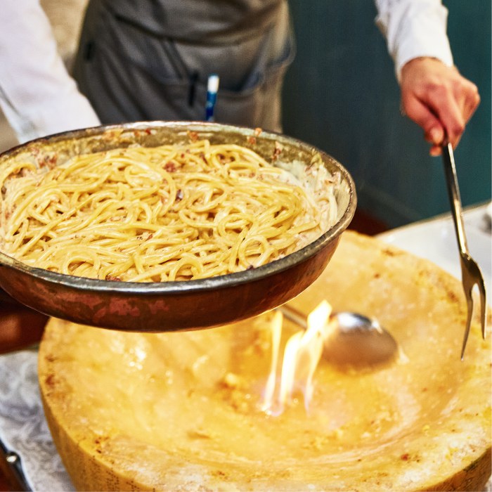 Bucatini alla Fambé con Parmigiano Reggiano - Ristorante La Grigliata
